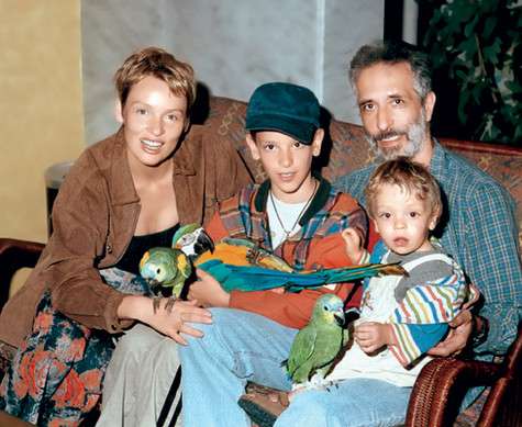 Актриса с гражданским мужем и отцом ее детей – оператором Ильей Фрэзом. Он не смог простить жене популярности. Фото из личного архива Жанны Эппле. Актриса с гражданским мужем и отцом ее детей – оператором Ильей Фрэзом. Он не смог простить жене популярности. Фото из личного архива Жанны Эппле.