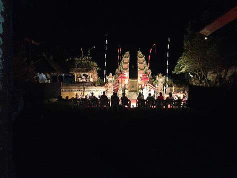 Почти ежедневно на Бали проходят какие-то церемонии – правда, европейцев пускают не на все из них.
