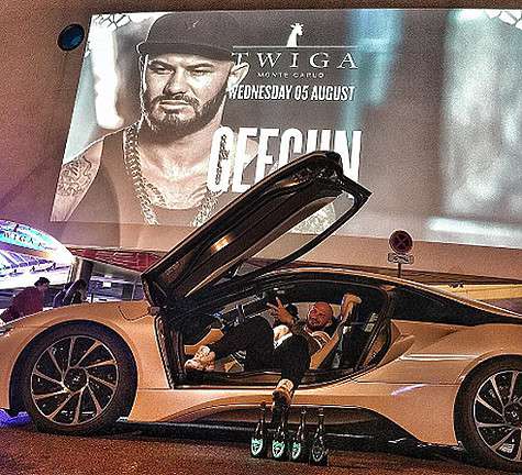 А совсем недавно в коллаже участвовал вот этот снимок Джигана, а также ссылка на его аккаунт и геолокация. Фото: Instagram.com/iamgeegun.