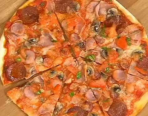 Мясная пицца. Фото: материалы пресс-служб.