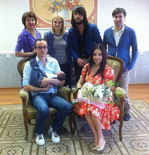 «Торжественная регистрация Веры!» - подписала этот кадр Татьяна Найник. Фото: Instagram.com/tanyanaynik.