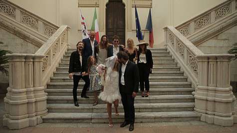 Невеста увидела свое свадебное платье только утром в день торжества.