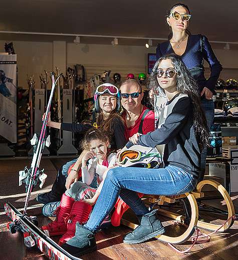 Михаил Турецкий часто говорит, что ему нравится жить в женском царстве... Фото: личный архив Михаила Турецкого.