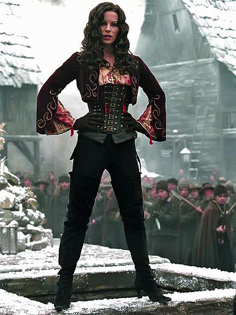 Кейт Бекинсейл. Кадр из фильма «Ван Хельсинг». Кейт Бекинсейл. Кадр из фильма «Ван Хельсинг».