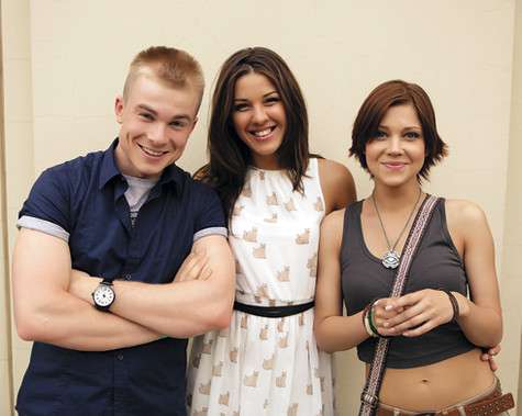 Вместе с «Городом 312» на съемочной площадке были и актеры, которые исполнили в фильме главные роли, а именно: Макар Запорожский (слева), Мария Пирогова (справа), а также певица Лизабэт. Фото: материалы пресс-служб.