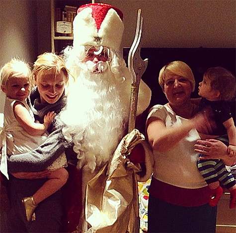 На Новый год Павла получила сразу несколько подарков, так как прочитала Деду Морозу много стихов. Фото: Instagram.com/kavilochka.