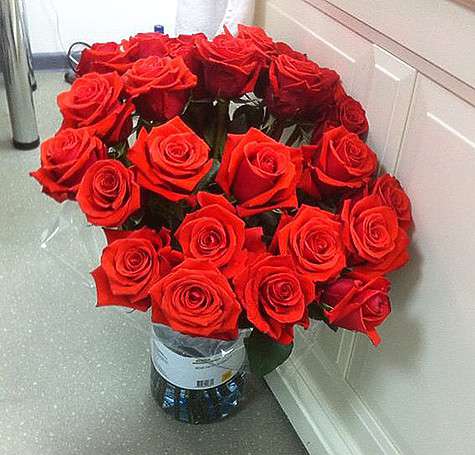 Этот букет Дана Борисова получила от своего новоиспеченного жениха. Фото: Instagram.com/danaborisovatv.