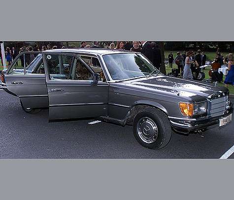 Мерседес, принадлежавший Боно.