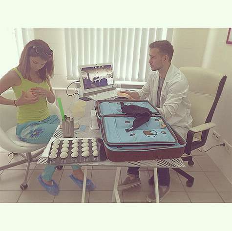 Алиана Гобозова на приеме у пластического хирурга. Фото: Instagram.com/aliana1001. Алиана Гобозова на приеме у пластического хирурга. Фото: Instagram.com/aliana1001.