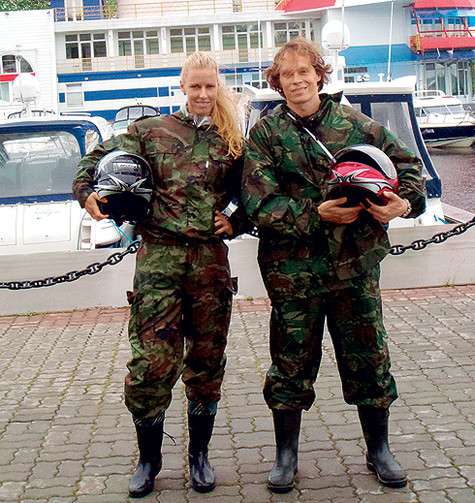 «Мы с Максимом абсолютно разные. Он предпочитает активный отдых, вечно какой-то экстрим. Если я хочу спокойно почитать книгу на пляже, то ему надо обязательно прыгнуть с парашютом, или на гору подняться, или гонки устроить – то есть проделать все то, что 