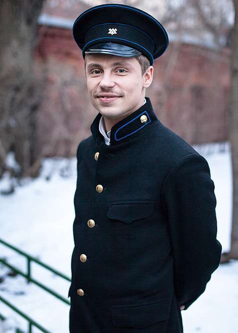 В фильме «Елки 1914» у Александра Головина появились усы. Фото: материалы пресс-служб.