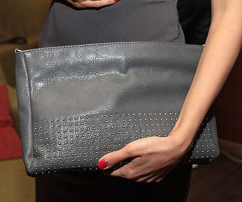 Эту сумку Согдиана купила во время гастролей в Казахстане.