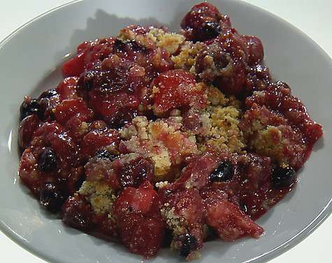 Летний пирог с крошкой. Фото: материалы пресс-служб.