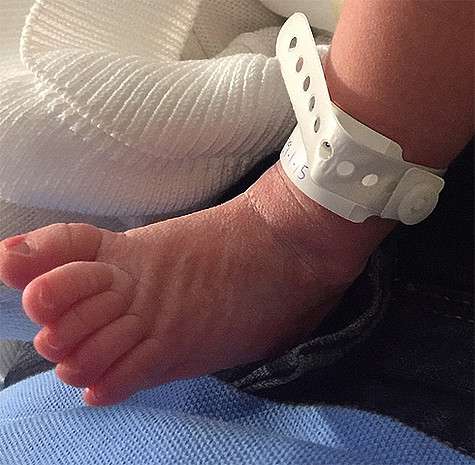 Первый снимок новорожденного сына Шакиры Саши. Фото: Instagram.com/Shakira.