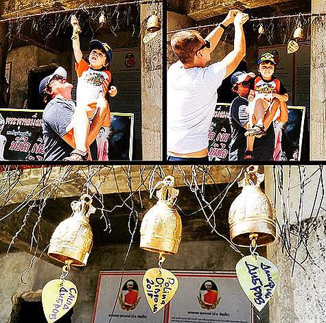 polinadibrova_dmitrydibrov: «Еще есть традиция подвязывать колокольчик, обязательно то, что загадал сбудется. Именно поэтому на горе потрясающе приятный звук игры колокольчиков. Мы это сделали!». Фото: Instagram.com/polinadibrova_dmitrydibrov.