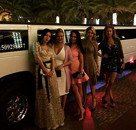 ann_semenovich: «Красотки к веселью готовы». Фото: Instagram.com/ann_semenovich.