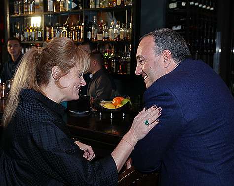 Анна Михалкова и Александр Роднянский. Анна Михалкова и Александр Роднянский.