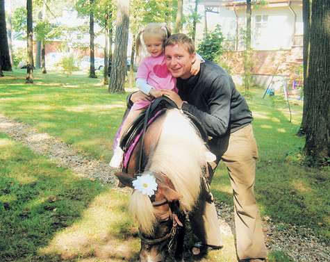 Артем Михалков с дочкой. Фото: личный архив Дарьи Михалковой.