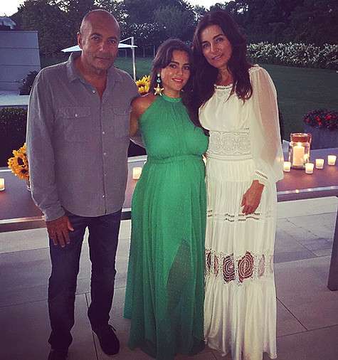 Виктория Крутая со своими родителями. Фото: Instagram.com/vivikrut.