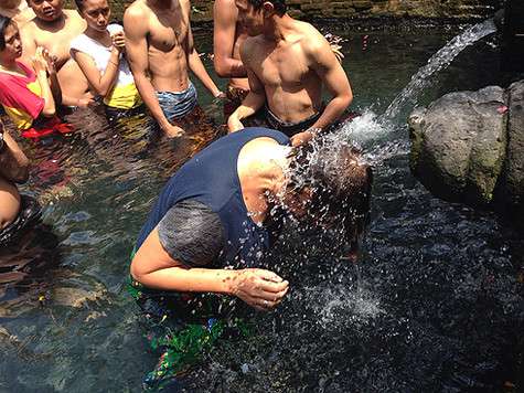 Мне удалось пройти удивительную церемонию очищения Мелукат.