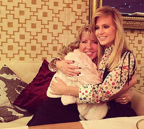 Глюк’oZa со своей мамой. Фото: Instagram.com.