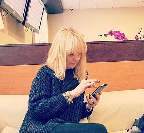 Супруг Валерии Иосиф Пригожин пожаловался поклонникам, что каждое утро жена изменяет ему с «Инстаграмом». Фото: Instagram.com/prigozhin_iosif.