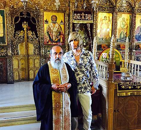 Именно этот снимок вызвал волну возмущения. Поклонники посчитали наряд Зверева неуместным и вызывающим. Фото: Instagram.com/zverevserg.