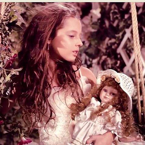 Поклонники уверены, что Ариадна на этом снимке выглядит гораздо старше своих девяти лет. Фото: социальные сети