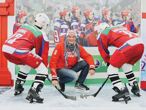 Кирилл обожает экстрим. Встать в 45 лет на коньки: разве это не приключение? Фото: Алексей Юшенков.