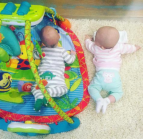 У трехмесячного Артема уже появилась подружка. Фото: Instagram.com/nataliapodolskaya.