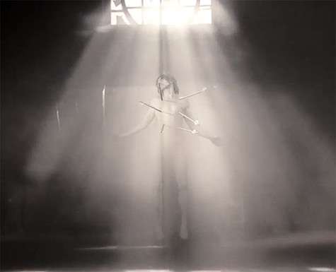 Кадр из клипа Филиппа Киркорова на песню «Кумир». Фото: www.youtube.com.
