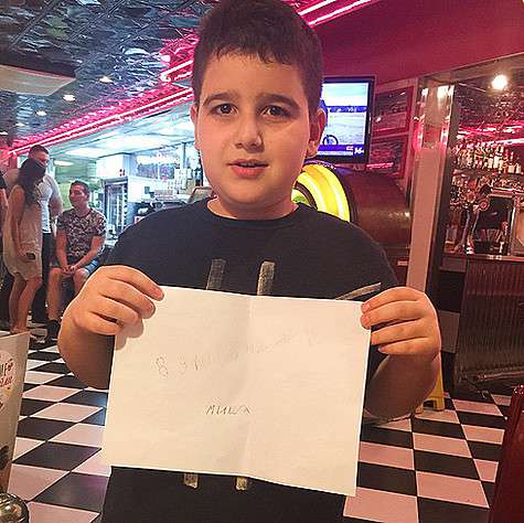 Девятилетний Миша пригласил Кристину Асмус в ресторан. Фото: Instagram.com/asmuskristina.
