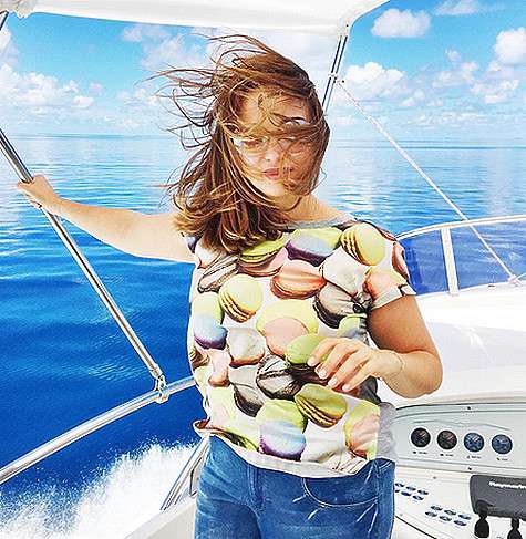 Анфиса Чехова на борту яхты. Фото: Instagram.com/achekhova.