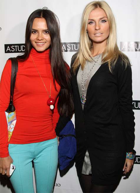 Саша Савельева и Катя Ли. Фото: Лилия Шарловская.