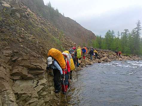 В горах не рекомендуется ходить в кроссовках. Фото: материалы пресс-служб. В горах не рекомендуется ходить в кроссовках. Фото: материалы пресс-служб.