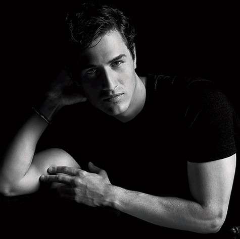 Чарли Сим. Фото: материалы пресс-служб.