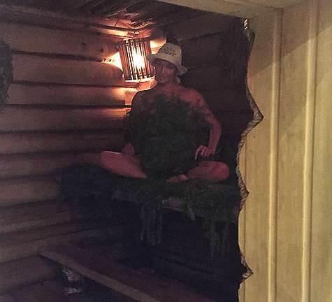 На этом снимке некоторые поклонники Волочковой разглядели ее обнаженную грудь. Фото: Instagram.com/volochkova_art.