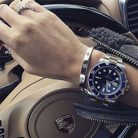 Этот снимок вызвал волну слухов о том, что Ксения Бородина выходит замуж. Фото: Instagram.com/borodylia.