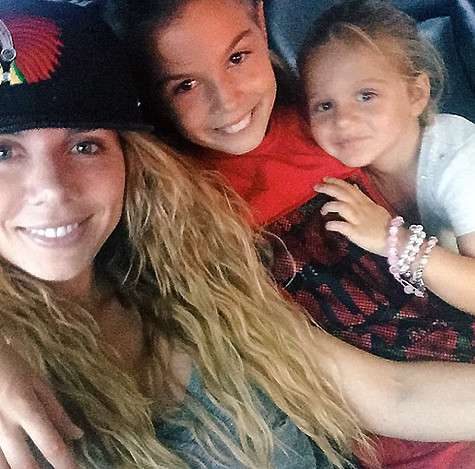 Анна Седокова со своими дочерьми – Алиной и Моникой. Фото: Instagram.com/annasedokova.