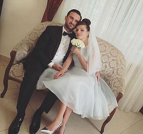 Агния Кузнецова и Максим Петров стали мужем и женой. Фото: Facebook.com/agniyakuznecova.
