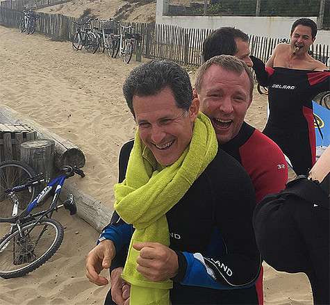 Во время мальчишника Гай с друзьями катался на велосипедах и купался в море. Фото: Instagram.com.