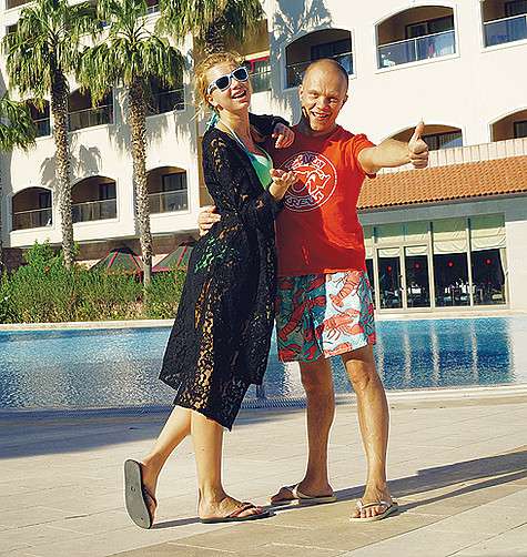 Диджей Грув с женой. Фото: материалы пресс-служб.