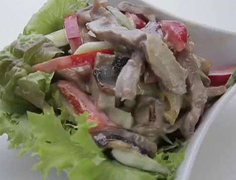 Салат по-самарски. Фото: материалы пресс-служб. Салат по-самарски. Фото: материалы пресс-служб.