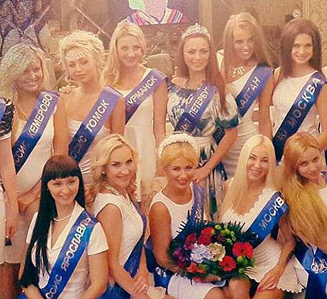 В этом году за титул «Миссис Россия-2015» боролись 15 конкурсанток. Фото: Vk.com/id194782350.