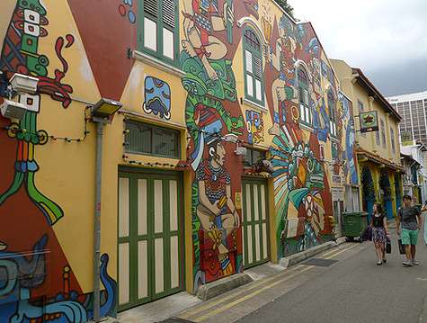 Здесь много необычных домов, которые можно рассматривать часами. Здесь много необычных домов, которые можно рассматривать часами.