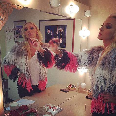 Кристина Орбакайте оставляет в гримерке послание сыну. Фото: Instagram.com/orbakaite_k.