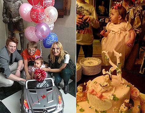 Семья Кристины Орбакайте отметила первый день рождения Клавдии. Фото: Twitter.com.