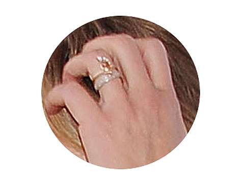 Кольцо на безымянном пальце Кэмерон Диаз очень похоже на обручальное. Фото: All Over Press.