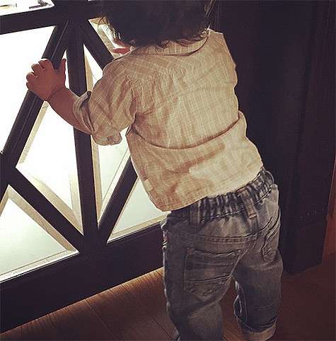 В качестве подарка Поля Поялкова и ее супруг выбрали железную дрогу, в которую будут играть всей семьей. Фото: Instagram.com/polya.polyakova.