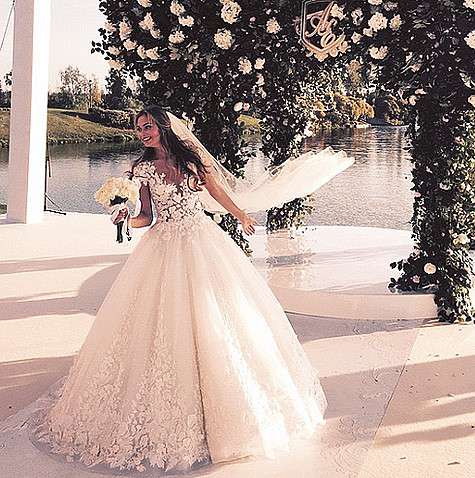 У Елизаветы Брыксиной и ее новоиспеченного мужа Антона Петрова разница в возрасте больше 12 лет. Фото: Instagram.com/bryksina_liza.